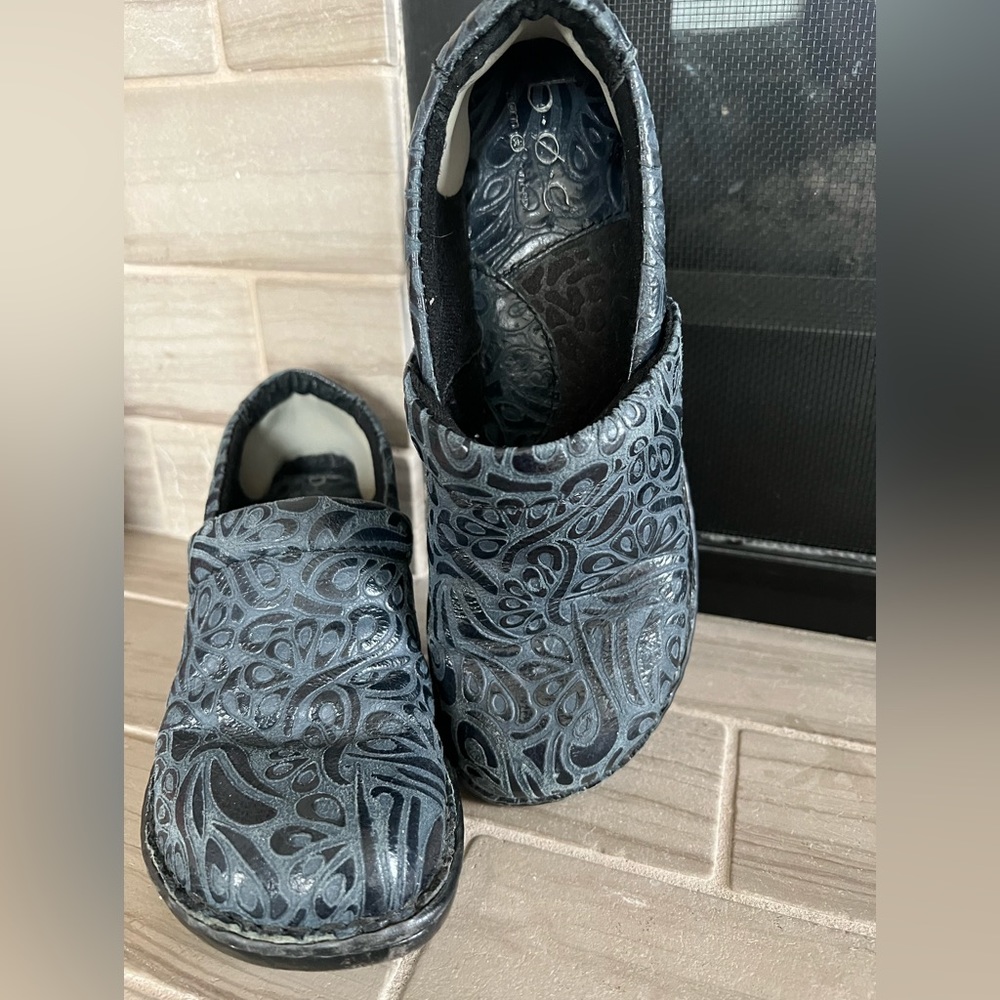 BOC Clog Shoe Born Black/Navy Paisley Leather Suede Wedge Slip On Size 6